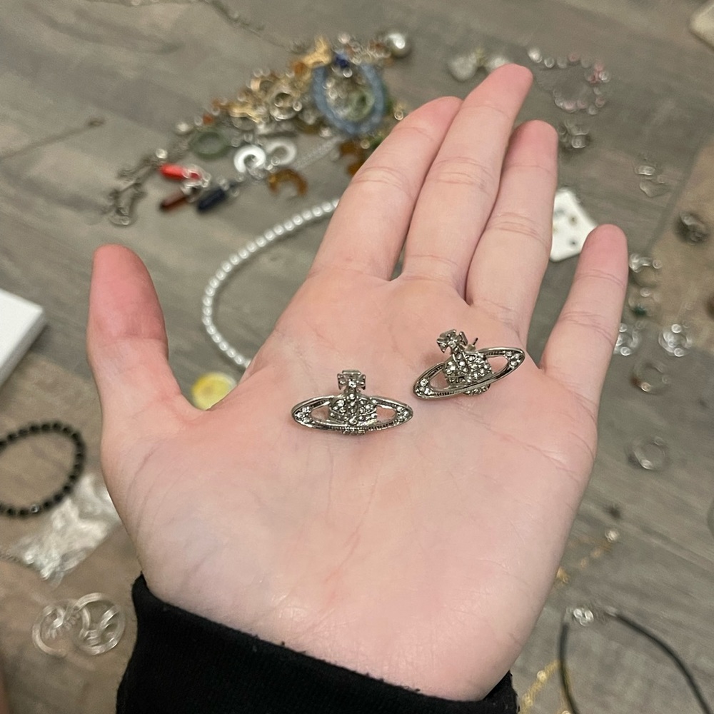 vivi rep stud earrings
